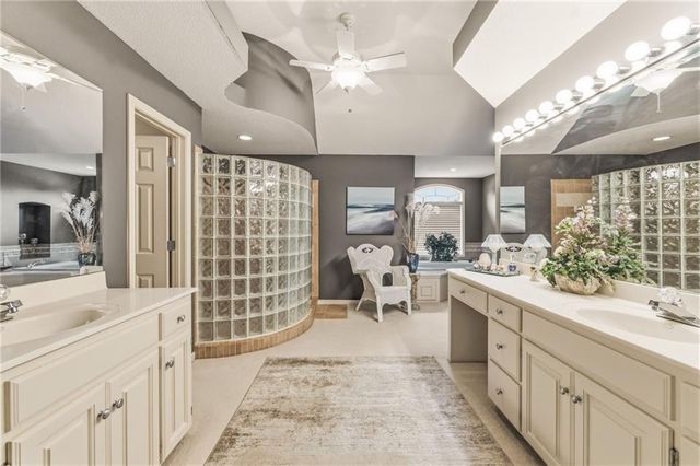 249 NE Misty Meadow Drive, Lee's Summit, MO 64064
