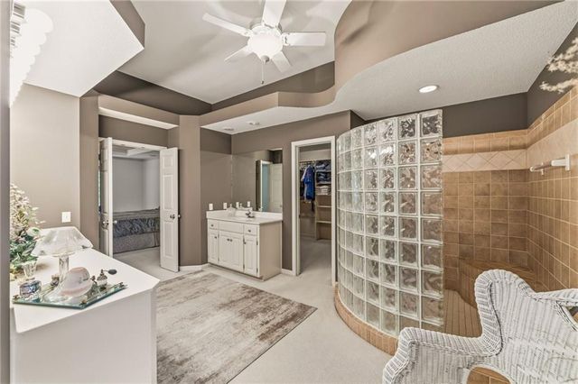 249 NE Misty Meadow Drive, Lee's Summit, MO 64064