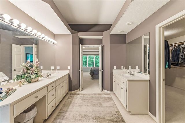 249 NE Misty Meadow Drive, Lee's Summit, MO 64064