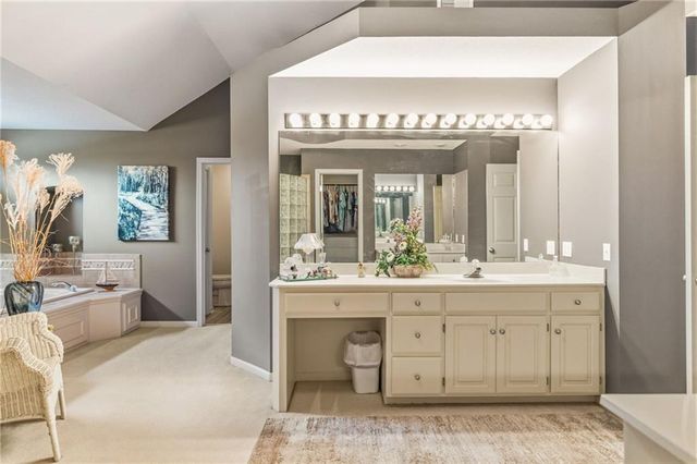 249 NE Misty Meadow Drive, Lee's Summit, MO 64064