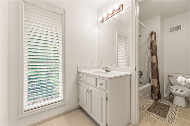 249 NE Misty Meadow Drive, Lee's Summit, MO 64064