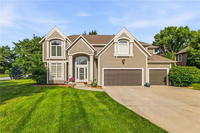 249 NE Misty Meadow Drive, Lee's Summit, MO 64064