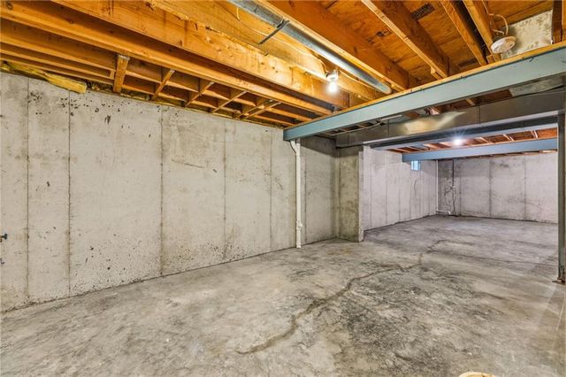 249 NE Misty Meadow Drive, Lee's Summit, MO 64064
