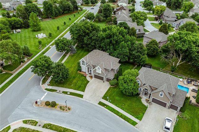 249 NE Misty Meadow Drive, Lee's Summit, MO 64064