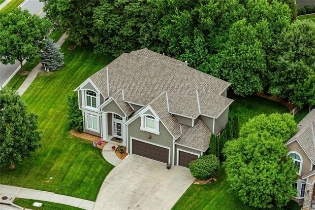 249 NE Misty Meadow Drive, Lee's Summit, MO 64064