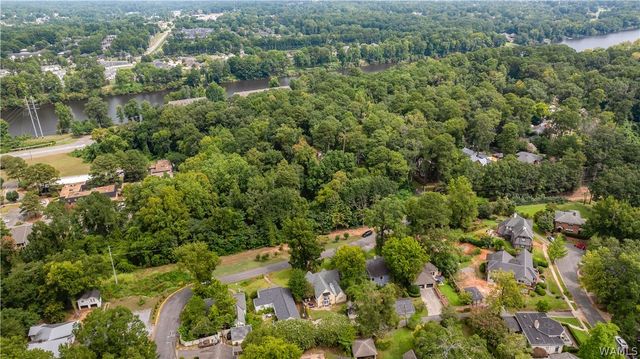 8 N Pinehurst, Tuscaloosa, AL 35401
