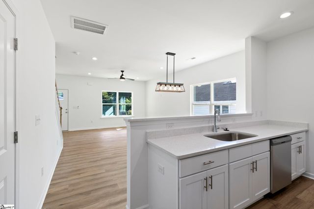 15 Jamison Street, Greenville, SC 29611