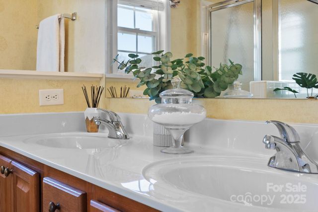 291 Farm Valley Road, Fletcher, NC 28732