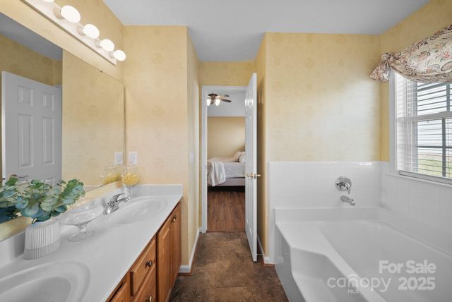 291 Farm Valley Road, Fletcher, NC 28732