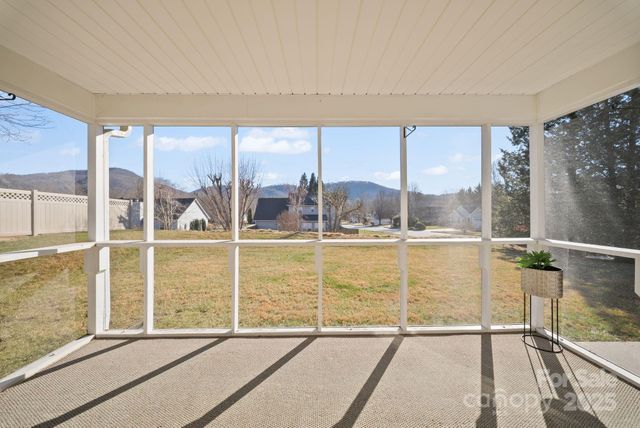 291 Farm Valley Road, Fletcher, NC 28732