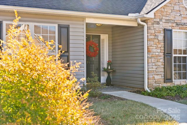 291 Farm Valley Road, Fletcher, NC 28732