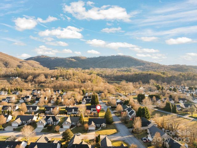 291 Farm Valley Road, Fletcher, NC 28732