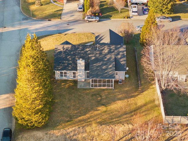 291 Farm Valley Road, Fletcher, NC 28732