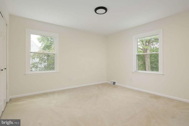 24 RIVERVIEW DR, Ewing, NJ 08628