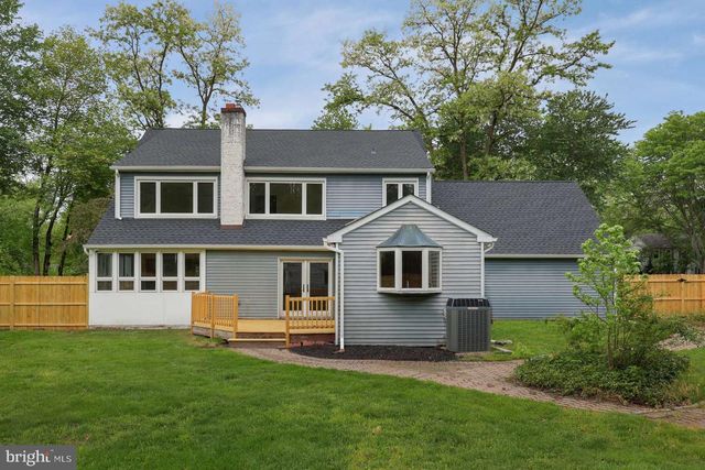 24 RIVERVIEW DR, Ewing, NJ 08628