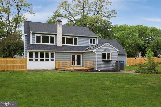 24 RIVERVIEW DR, Ewing, NJ 08628