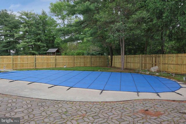 24 RIVERVIEW DR, Ewing, NJ 08628