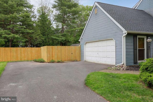 24 RIVERVIEW DR, Ewing, NJ 08628