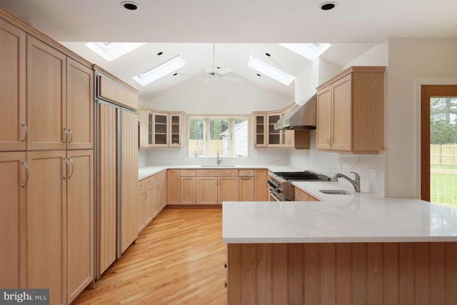 24 RIVERVIEW DR, Ewing, NJ 08628