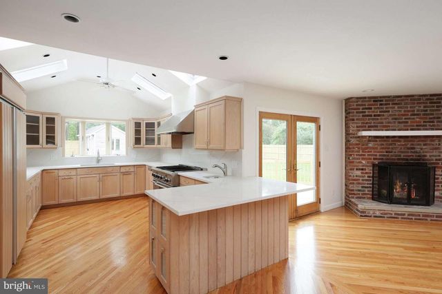 24 RIVERVIEW DR, Ewing, NJ 08628