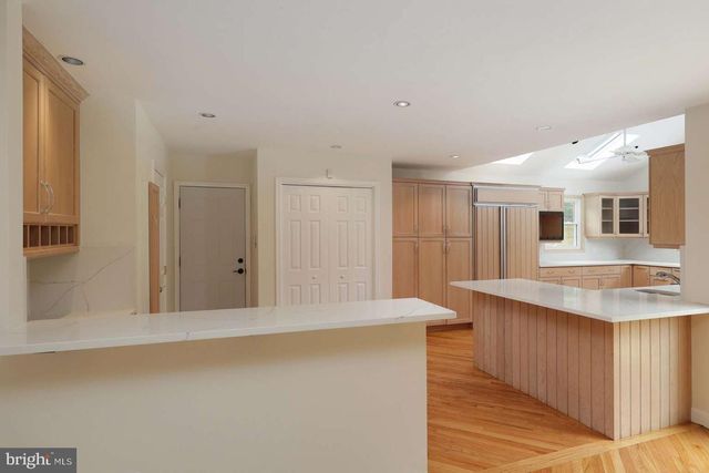 24 RIVERVIEW DR, Ewing, NJ 08628