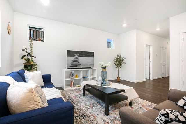 14356 NE 271st Circle, Duvall, WA 98019