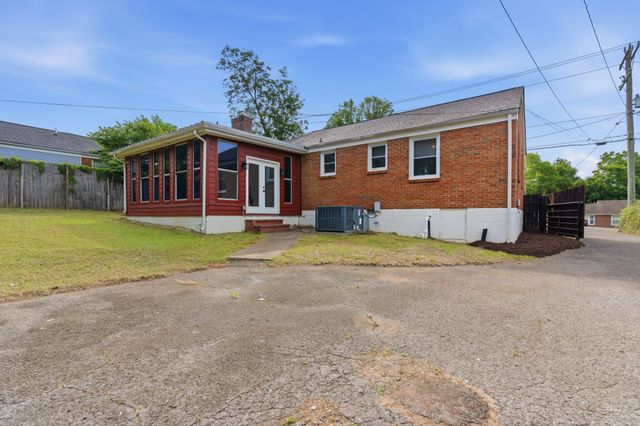 620 Templewood Dr, Nashville, TN 37214