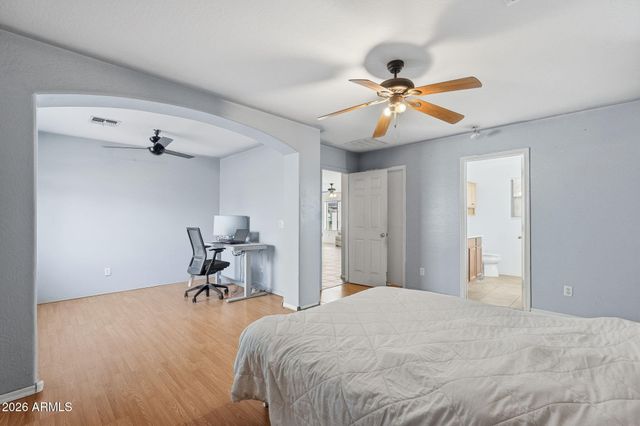 8109 W GLOBE Avenue, Phoenix, AZ 85043