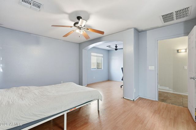 8109 W GLOBE Avenue, Phoenix, AZ 85043