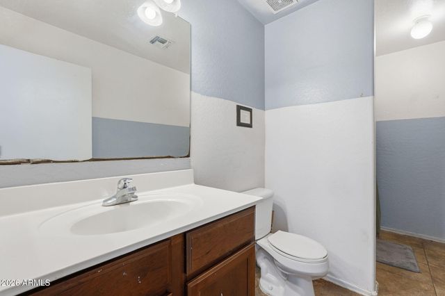 8109 W GLOBE Avenue, Phoenix, AZ 85043