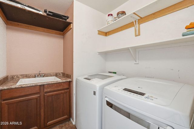 8109 W GLOBE Avenue, Phoenix, AZ 85043