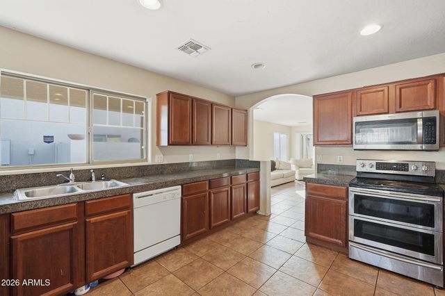 8109 W GLOBE Avenue, Phoenix, AZ 85043