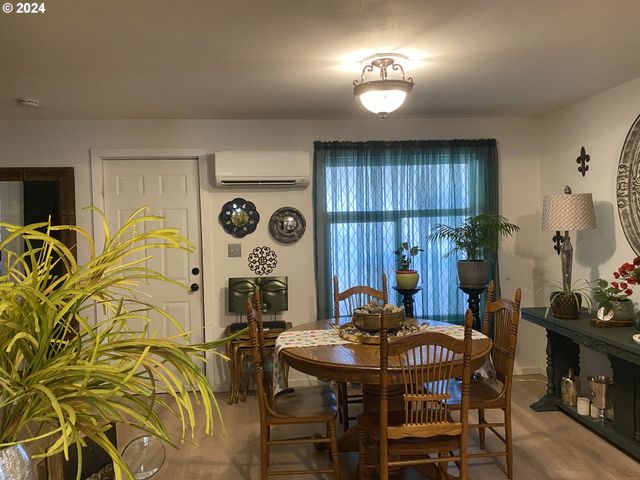 792 CLONE Ave, Yoncalla, OR 97499