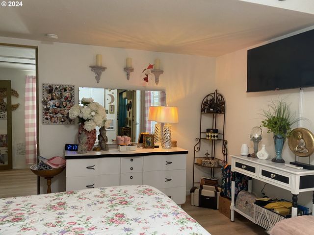 792 CLONE Ave, Yoncalla, OR 97499