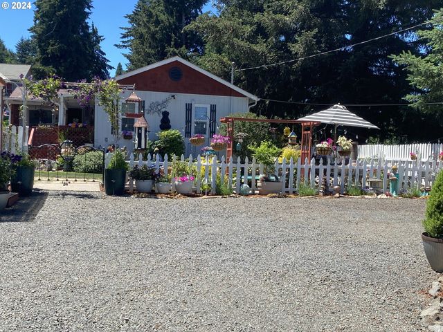 792 CLONE Ave, Yoncalla, OR 97499