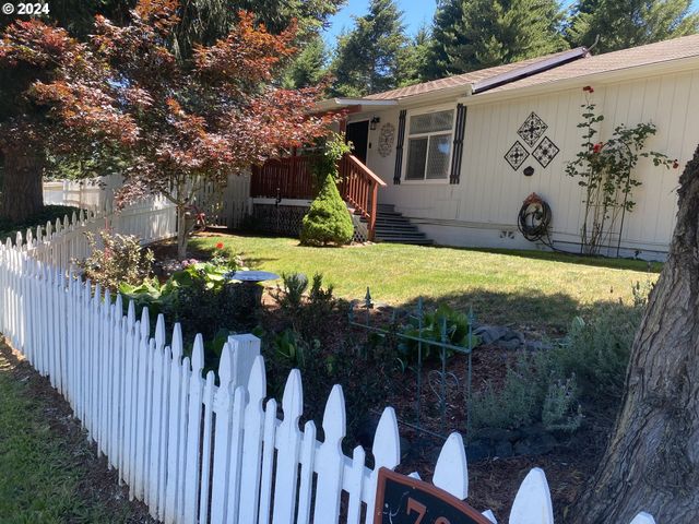 792 CLONE Ave, Yoncalla, OR 97499