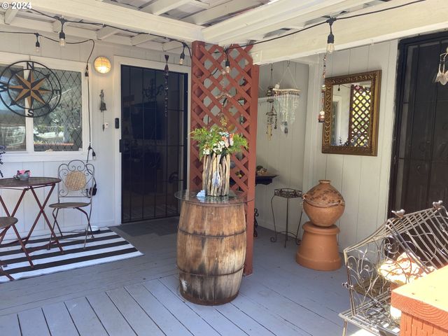 792 CLONE Ave, Yoncalla, OR 97499