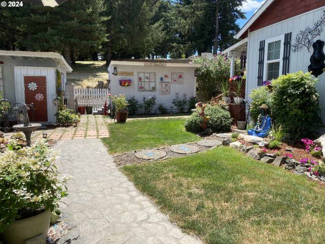 792 CLONE Ave, Yoncalla, OR 97499