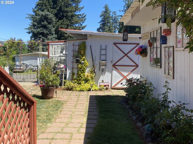 792 CLONE Ave, Yoncalla, OR 97499