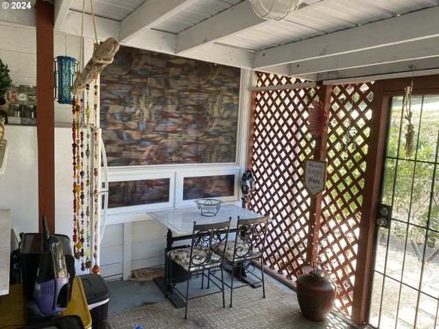 792 CLONE Ave, Yoncalla, OR 97499