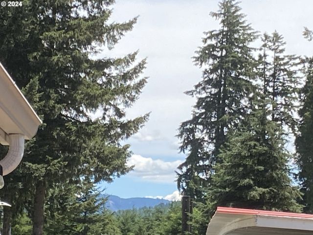 792 CLONE Ave, Yoncalla, OR 97499