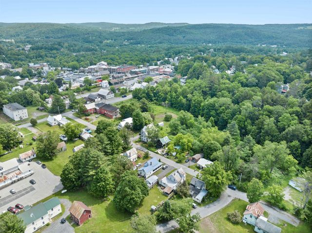 11 Dudley Street, Randolph, VT 05660