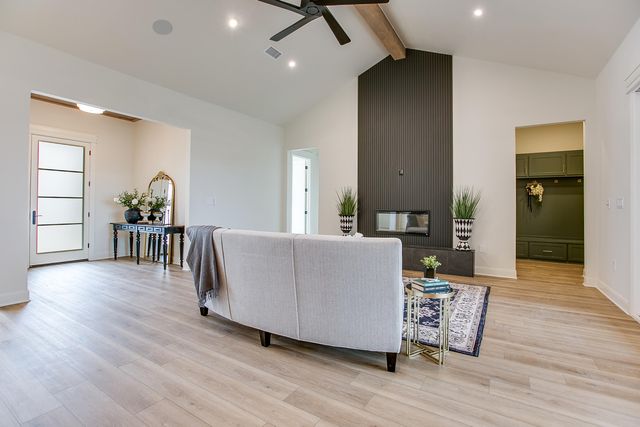 1825 Castle Pines, San Angelo, TX 76903