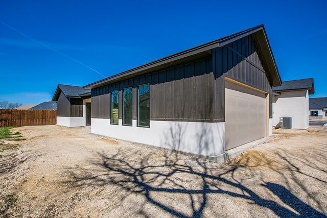 1825 Castle Pines, San Angelo, TX 76903