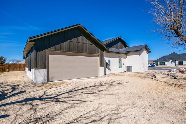 1825 Castle Pines, San Angelo, TX 76903