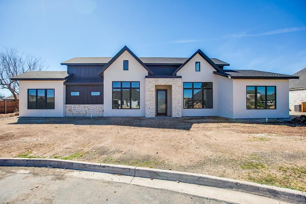 1825 Castle Pines, San Angelo, TX 76903