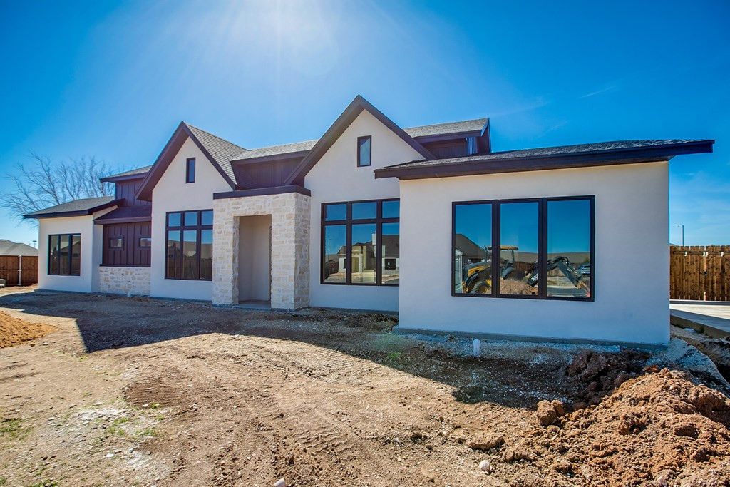 Image 2 of property listing at 1825 Castle Pines, San Angelo, TX 76903