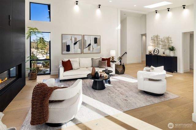 2109 129th Avenue SE, Bellevue, WA 98005