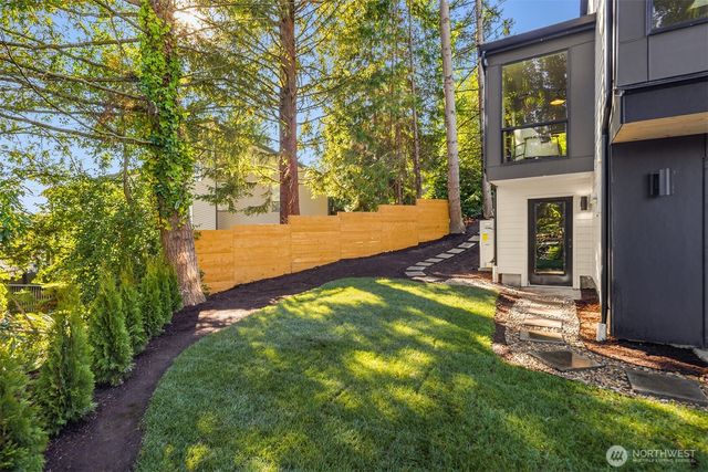 2109 129th Avenue SE, Bellevue, WA 98005