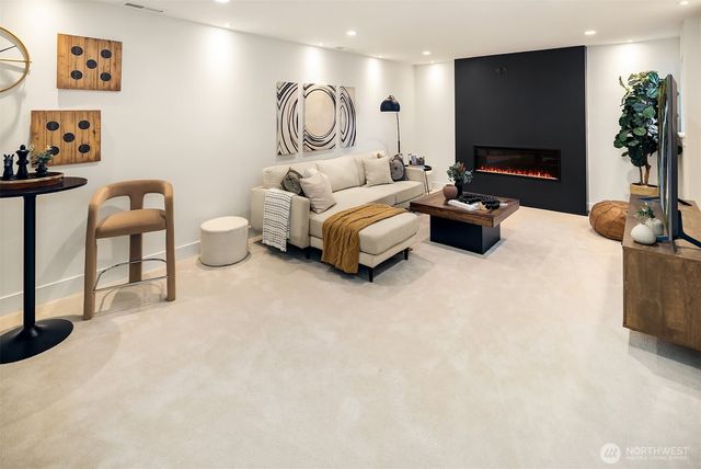 2109 129th Avenue SE, Bellevue, WA 98005